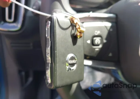 2024 Volvo Xc40 B5 Core Bright Theme z USA, uszkodzony, nr VIN YV4L12UK6R2374189